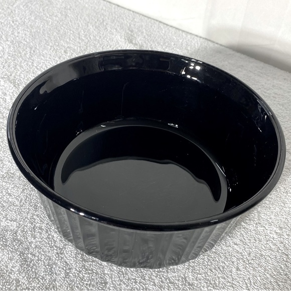 Vintage Corningware Black Round Casserole Dish - Picture 1 of 10